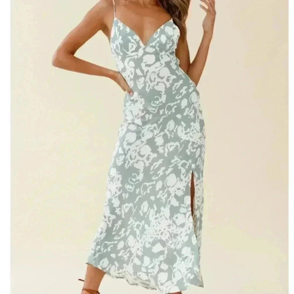 Selfie Leslie DOWNTOWN CAMI STRAP FRONT SPLIT MIDI DRESS STENCIL PRINT - Picture 2 of 12